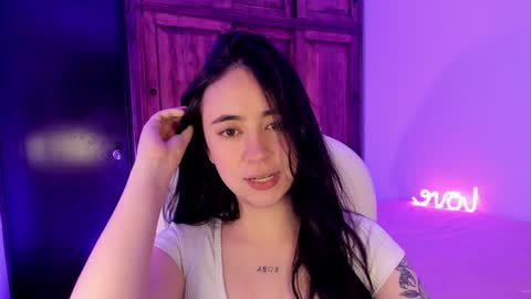 Snapshot of alicee_2 chatting on 10, 12, 2024 Aliceee .. 97YP9VWGZHrefnav wishlist lists 1 online show from 10, 12, 2024