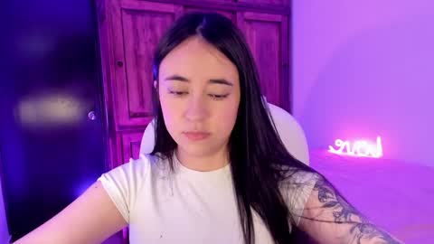 Snapshot of alicee_2 chatting on 7, 1, 2025 Aliceee .. 97YP9VWGZHrefnav wishlist lists 1 online show from 7, 1, 2025