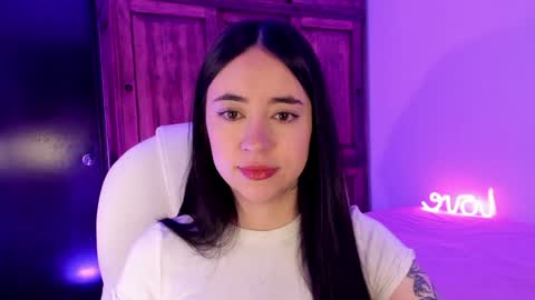 Snapshot of alicee_2 chatting on 10, 1, 2025 Aliceee .. 97YP9VWGZHrefnav wishlist lists 1 online show from 10, 1, 2025