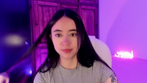 Snapshot of alicee_2 chatting on 17, 1, 2025 Aliceee .. 97YP9VWGZHrefnav wishlist lists 1 online show from 17, 1, 2025