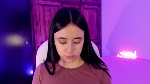 Snapshot of alicee_2 chatting on 19, 1, 2025 Aliceee .. 97YP9VWGZHrefnav wishlist lists 1 online show from 19, 1, 2025