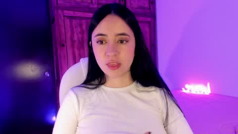 Snapshot of alicee_2 chatting on 3, 2, 2025 Aliceee .. 97YP9VWGZHrefnav wishlist lists 1 online show from 3, 2, 2025
