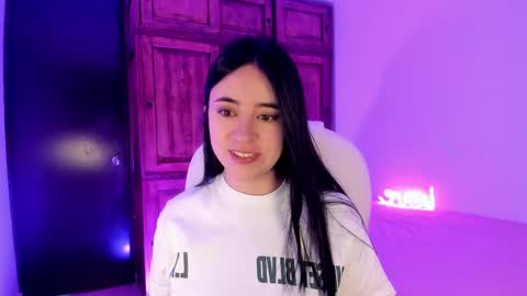 Snapshot of alicee_2 chatting on 11, 2, 2025 Aliceee .. 97YP9VWGZHrefnav wishlist lists 1 online show from 11, 2, 2025