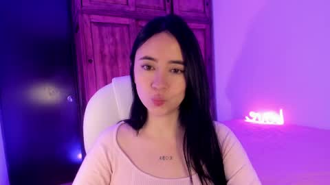 Snapshot of alicee_2 chatting on 13, 2, 2025 Aliceee .. 97YP9VWGZHrefnav wishlist lists 1 online show from 13, 2, 2025