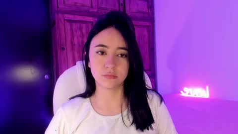 Snapshot of alicee_2 chatting on 21, 2, 2025 Aliceee .. 97YP9VWGZHrefnav wishlist lists 1 online show from 21, 2, 2025