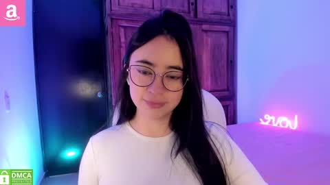 Snapshot of alicee_2 chatting on 12, 9, 2025 Aliceee .. 97YP9VWGZHrefnav wishlist lists 1 online show from 12, 9, 2025