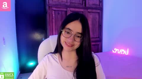 Snapshot of alicee_2 chatting on 17, 9, 2025 Aliceee .. 97YP9VWGZHrefnav wishlist lists 1 online show from 17, 9, 2025