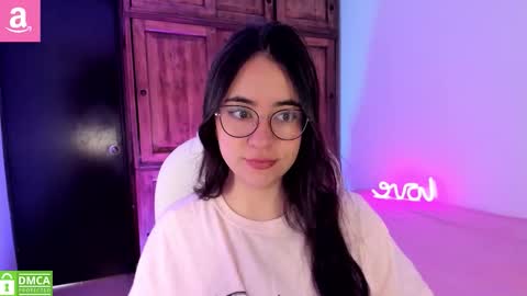 Snapshot of alicee_2 chatting on 22, 3, 2026 Aliceee .. 97YP9VWGZHrefnav wishlist lists 1 online show from 22, 3, 2026