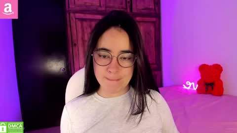 Snapshot of alicee_2 chatting on 22, 4, 2026 Aliceee .. 97YP9VWGZHrefnav wishlist lists 1 online show from 22, 4, 2026