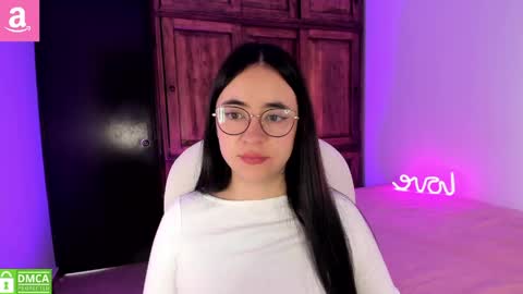 Snapshot of alicee_2 chatting on 25, 4, 2026 Aliceee .. 97YP9VWGZHrefnav wishlist lists 1 online show from 25, 4, 2026