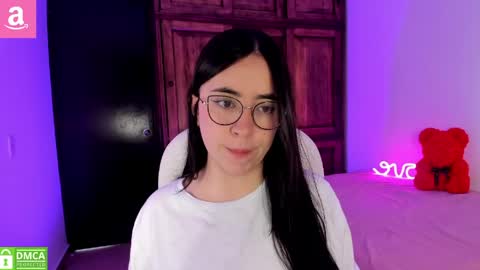 Snapshot of alicee_2 chatting on 11, 5, 2026 Aliceee .. 97YP9VWGZHrefnav wishlist lists 1 online show from 11, 5, 2026