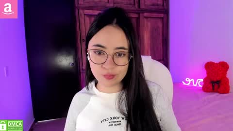 Snapshot of alicee_2 chatting on 17, 5, 2026 Aliceee .. 97YP9VWGZHrefnav wishlist lists 1 online show from 17, 5, 2026