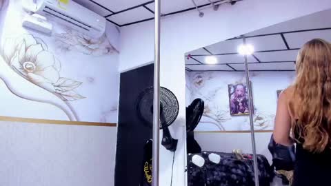Snapshot of alicee_mature chatting on 9, 5, 2026 alicee online show from 9, 5, 2026