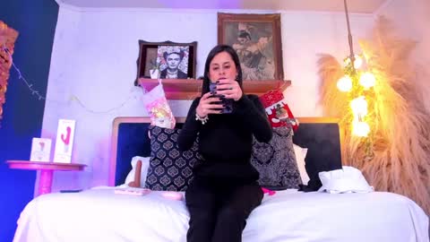 Snapshot of alicee_milf_ chatting on 27, 12, 2024 Aleja online show from 27, 12, 2024