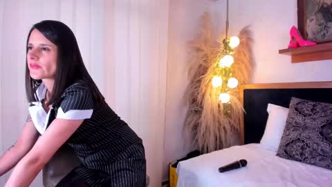 Snapshot of alicee_milf_ chatting on 5, 3, 2025 Aleja online show from 5, 3, 2025