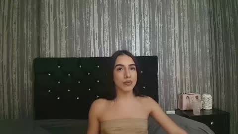 Snapshot of alicee_moonn chatting on 28, 5, 2026 alicee_moonn online show from 28, 5, 2026