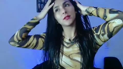 Snapshot of alicee_roos chatting on 8, 2, 2025 Alice online show from 8, 2, 2025