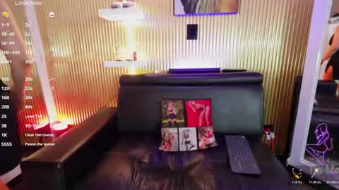 Snapshot of aliceglamour chatting on 17, 6, 2026 Allice online show from 17, 6, 2026