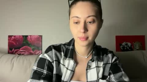 aliceinlustland online show from 24, 6, 2026
