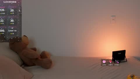 Snapshot of alicejhons chatting on 23, 9, 2025 vanessa online show from 23, 9, 2025