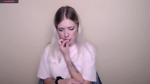 Snapshot of alicemeow_ chatting on 13, 9, 2025 Alice online show from 13, 9, 2025