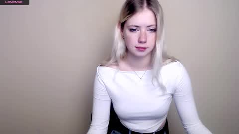 Snapshot of alicemeow_ chatting on 16, 9, 2025 Alice online show from 16, 9, 2025