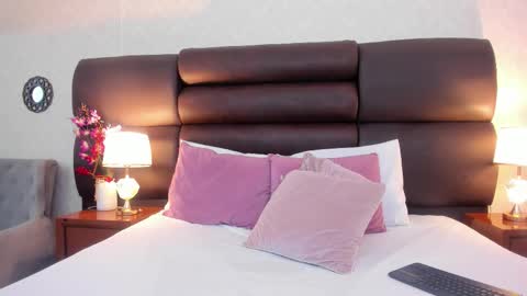 Alice Morelli  online show from 28, 2, 2026