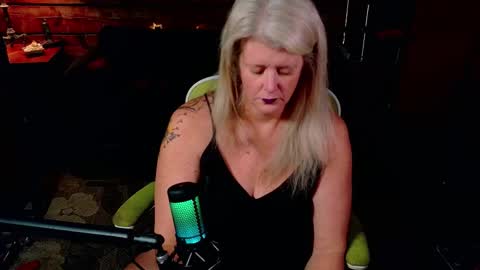 Alices Curiosity online show from 17, 12, 2025