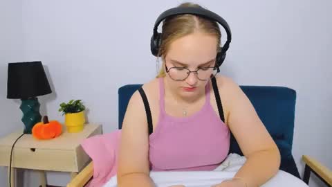 alicesensitive online show from 4, 11, 2025