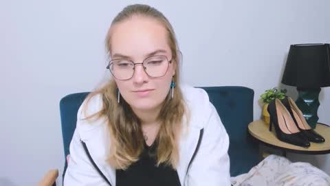 alicesensitive online show from 25, 11, 2025