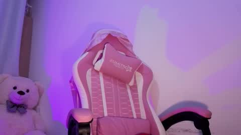 Snapshot of alicesimpson1 chatting on 1, 12, 2025 alice online show from 1, 12, 2025