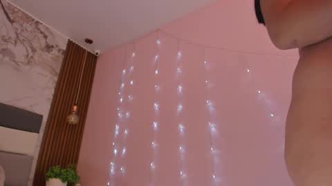 Snapshot of alicestark2 chatting on 29, 10, 2025 online show from 29, 10, 2025