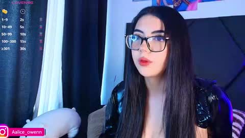 Snapshot of aliceusen chatting on 4, 11, 2025 Alice online show from 4, 11, 2025