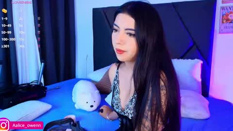 Snapshot of aliceusen chatting on 12, 11, 2025 Alice online show from 12, 11, 2025