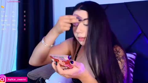 Snapshot of aliceusen chatting on 13, 11, 2025 Alice online show from 13, 11, 2025