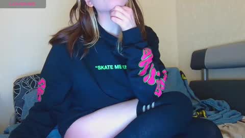 AliceWoolfy online show from 15, 10, 2025