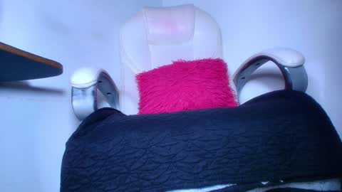 Alicia Kyse  online show from 28, 1, 2025