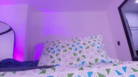 Alicia Kyse  online show from 14, 11, 2025