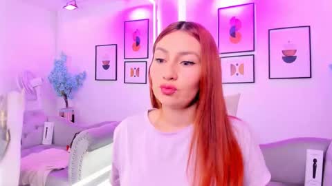 Snapshot of alicia_leclair chatting on 27, 9, 2025 alicia online show from 27, 9, 2025