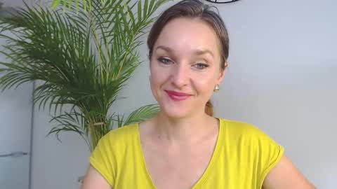 Snapshot of alicialux chatting on 2, 12, 2024 Alicia online show from 2, 12, 2024