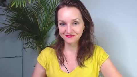 Snapshot of alicialux chatting on 9, 12, 2024 Alicia online show from 9, 12, 2024