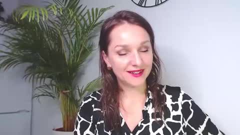 Snapshot of alicialux chatting on 10, 12, 2024 Alicia online show from 10, 12, 2024