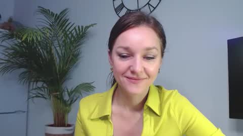 Snapshot of alicialux chatting on 13, 1, 2025 Alicia online show from 13, 1, 2025