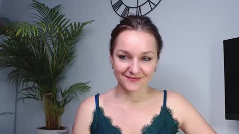 Snapshot of alicialux chatting on 16, 1, 2025 Alicia online show from 16, 1, 2025