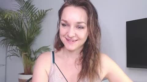 Snapshot of alicialux chatting on 27, 1, 2025 Alicia online show from 27, 1, 2025