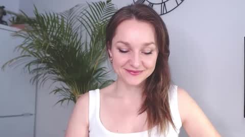 Snapshot of alicialux chatting on 3, 2, 2025 Alicia online show from 3, 2, 2025