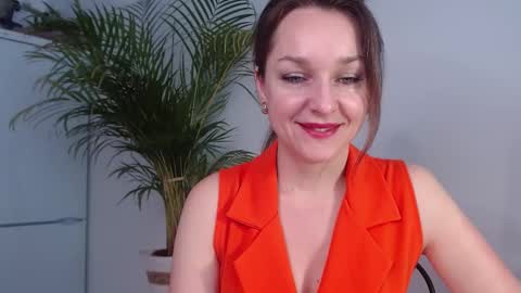 Snapshot of alicialux chatting on 6, 2, 2025 Alicia online show from 6, 2, 2025