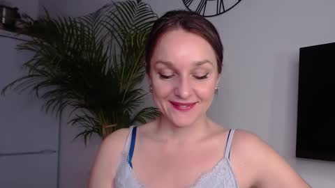 Snapshot of alicialux chatting on 7, 2, 2025 Alicia online show from 7, 2, 2025