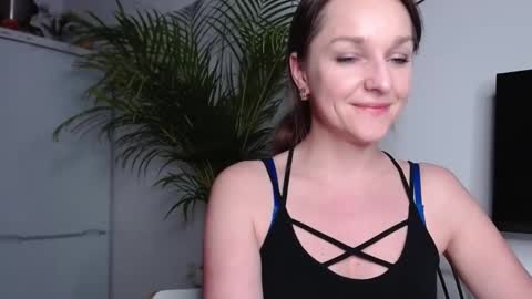 Snapshot of alicialux chatting on 13, 2, 2025 Alicia online show from 13, 2, 2025