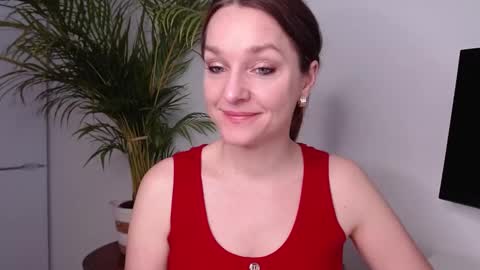 Snapshot of alicialux chatting on 4, 3, 2025 Alicia online show from 4, 3, 2025